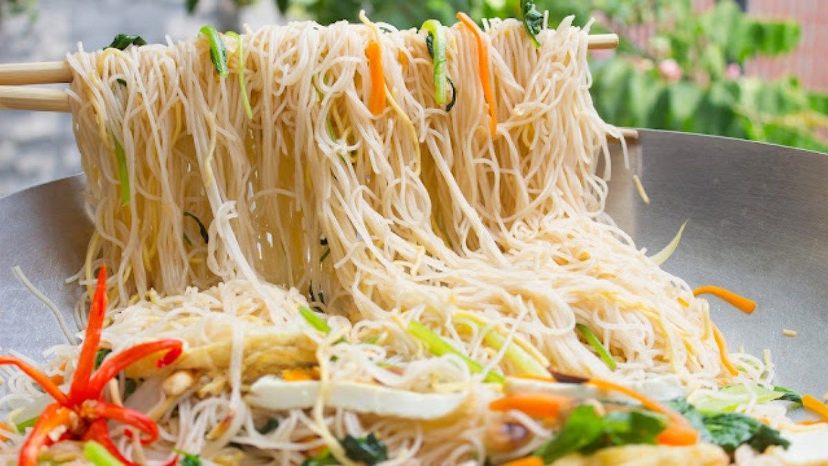 Lợi ích tuyệt vời của thực phẩm hữu cơ 1 bun gao nau gi ngon tong hop 6 mon an tu bun gao thom ngon avt 1200x676 1